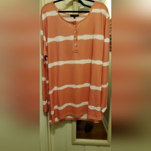 5x 4  button Henley style knit shirt from Glitzy Girl